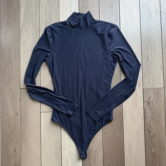 Abercrombie & Fitch Navy Long Sleeve Bodysuit - Picture 2 of 4